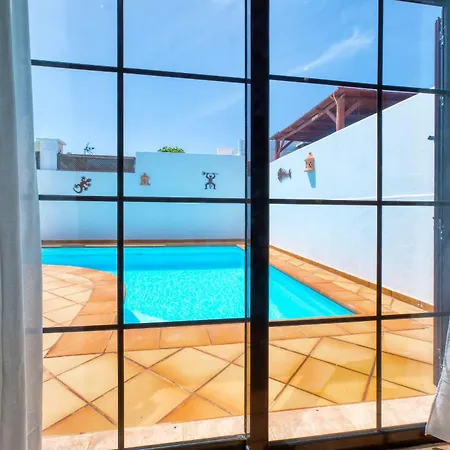 Rosa-private Pool, Quiet Area Arrecife