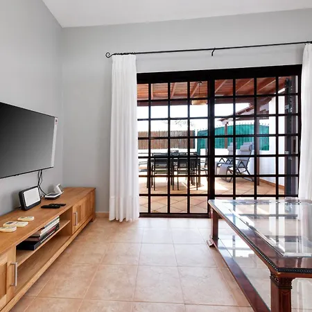 Rosa-private Pool, Quiet Area Arrecife